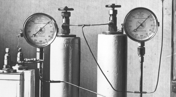  Przyrząd Karola Olszewskiego z 1889 r. do skraplania gazów znajdujący się w Muzeum Przyrodniczo-Historycznym.  