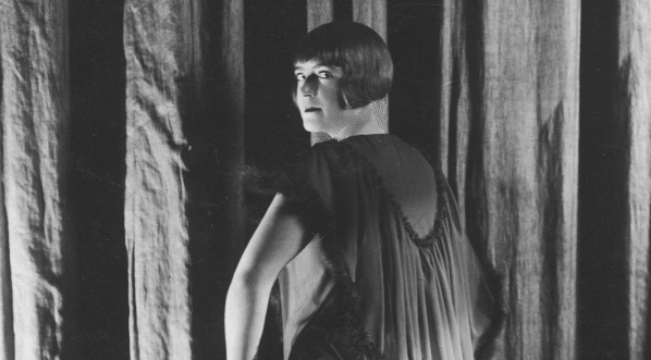  Operetka "Lady Chic" w Teatrze Niewiarowskiej w Warszawie w kwietniu 1926 roku.  