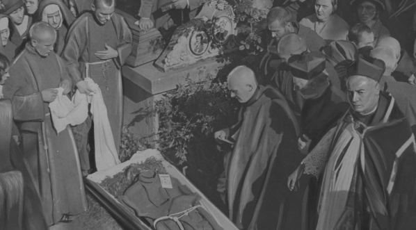  Uroczystości ku czci Brata Alberta w Krakowie we wrześniu 1932 roku.  