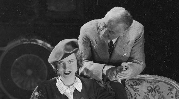  Przedstawienie „Papa” Gastona Armanda de Caillaveta i Roberta de Flersa w Teatrze Polskim w Warszawie w 1937 roku.  