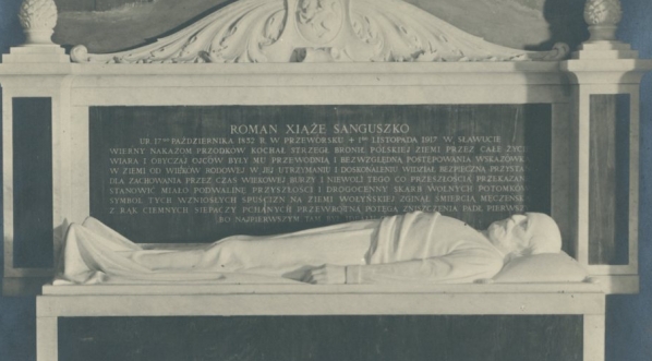  Nagrobek księcia Romana Damiana Sanguszki w kościele św. Doroty w Sławucie  