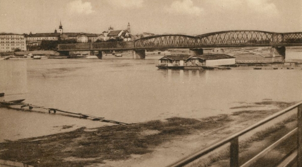  Warszawa, most Kierbedzia.  