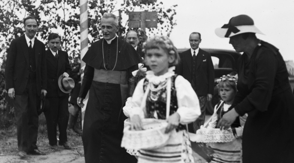  Uroczystość poświęcenia kamienia węgielnego pod Pawilon Półkolonii Dziecięcych w Parku Jordana w Krakowie w czerwcu 1936 roku.  