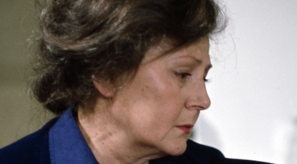  Antonina Gordon-Górecka w filmie Huberta Drapelli "Nic nie stoi na przeszkodzie" z 1980 roku.  