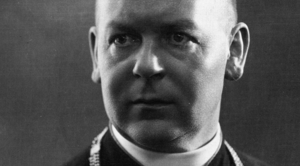  Walenty Dymek - biskup pomocniczy poznański.  