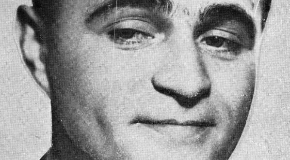  Adolf Dymsza - aktor, kierownik teatru "Niebieski Motyl".  