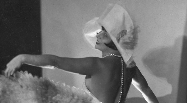  Zula Pogorzelska, śpiewaczka, aktorka.  