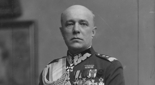  Prezes Zarządu Głównego Ligi Obrony Powietrznej i Przeciwgazowej (LOPP) Leon Berbecki.  