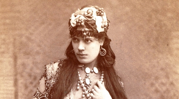  Portret Heleny Marcello-Palińskiej w stroju scenicznym.  