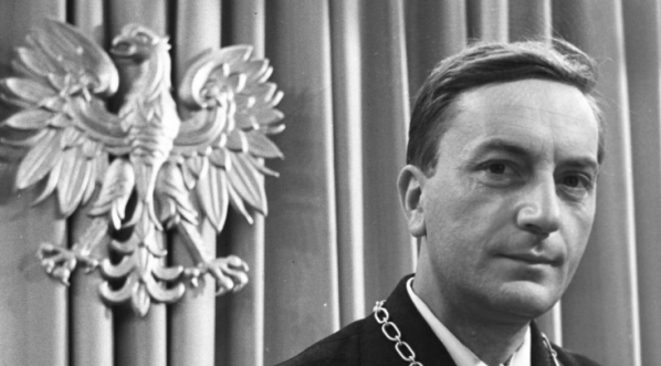  Adam Pawlikowski w filmie Jerzego Stanisława Stawińskiego "Rozwodów nie będzie"  z 1963 roku.  