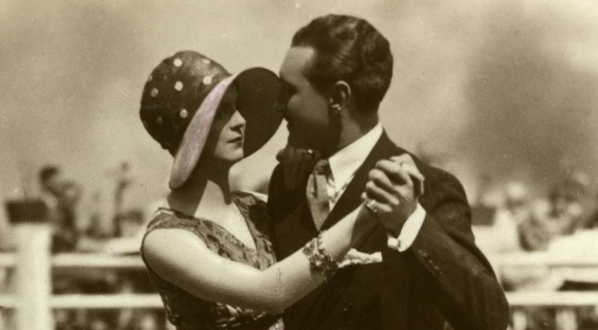  Maria Bogda i Jerzy Marr w filmie Michała Waszyńskiego "Pod banderą miłości" z 1929 roku.  