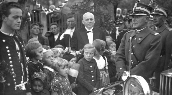  Podróż inspekcyjna marszałka Edwarda Śmigłego-Rydza za Zaolzie - pobyt w Cieszynie w październiku 1938 r.  