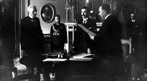  Uroczystość zaprzysiężenia prezydenta RP Ignacego Mościckiego na Zamku Królewskim w Warszawie  4.06.1926 r.  