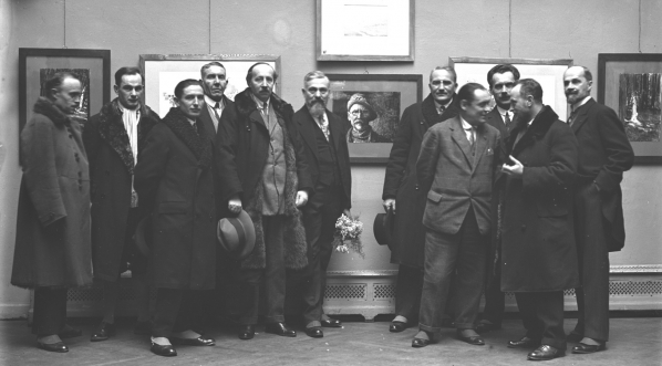  Wystawa zbiorowa prac artystów malarzy Leona Wyczółkowskiego, Abrahama Neumana i Władysława Stapińskiego w Pałacu Sztuki Towarzystwa Przyjaciół Sztuk Pięknych w Krakowie w 1927 roku.  
