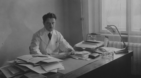  Instytut Radowy im. Marii Skłodowskiej-Curie przy ul. Wawelskiej w Warszawie (luty 1936 r.)  