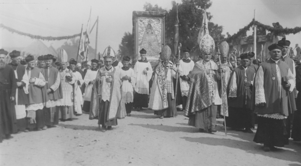  Przeniesienie obrazu Matki Bożej Kodeńskiej do kościoła w Kodniu we wrześniu 1927 roku.  