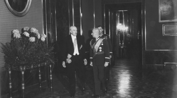  Wręczenie buławy marszałkowskiej Edwardowi Rydzowi-Śmigłemu. (listopad 1936 r.)  