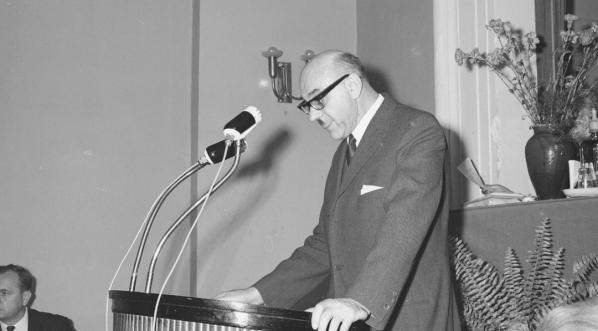  Walne Zgromadzenie Przedstawicieli Waszawskiej Spółdzielni Spożywców "Społem" w sali konferencyjnej przy ul. Kopernika 30. (fot. Grażyna Rutowska, maj 1968 r.)  