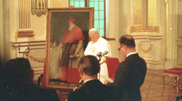  Pobyt papieża Jana Pawła II w Warszawie podczas III pielgrzymki do Polski.  