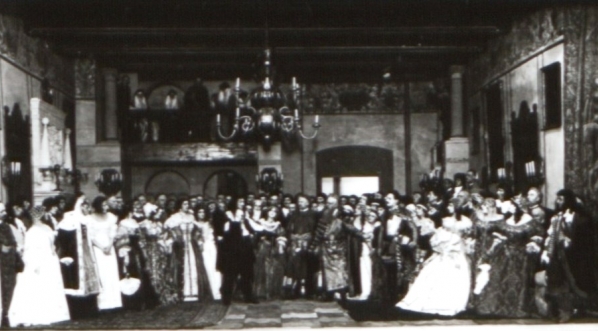  Scena ze spektaklu "Mazepa" Juliusza Słowackiego.  
