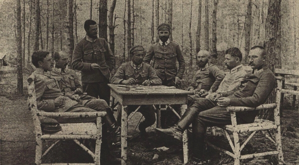  Pułkownik Bolesław Roja w towarzystwie pułkowników legionów polskich.  