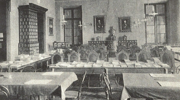  "Sala główna posiedzeń Akademii Umiejętności w Krakowie."  