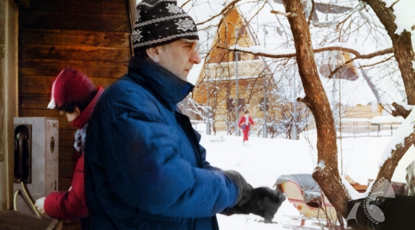  Krzysztof Kieślowski podczas realizacji filmu "Dekalog, dziewięć"  w 1988 roku.  