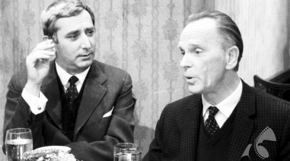  Gustaw Holoubek i Henryk Borowski w serialu Andrzeja Kondratiuka "Klub Profesora Tutki - Profesor Tutka wśród melomanów"  z 1966 roku.  