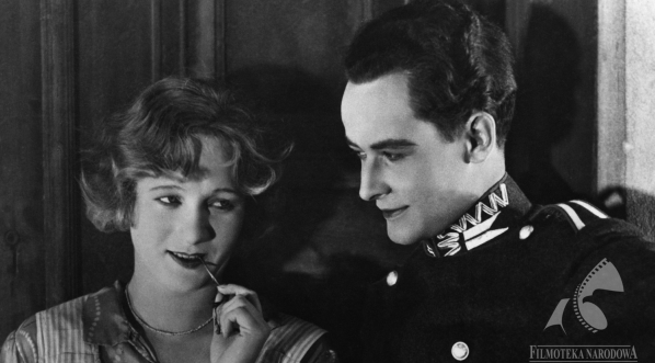  Maria Modzelewska i Zbigniew Sawan w filmie Henryka Szaro "Przedwiośnie" z 1928 roku.  