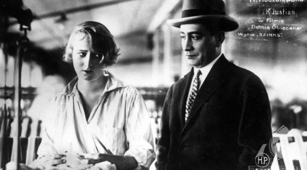  Maria Modzelewska i Kazimierz Justian w filmie Aleksandra Hertza "Ziemia obiecana" z 1927 roku.  