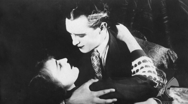  Nina Olida i Jerzy Marr w filmie Ryszarda Ordyńskiego "Mogiła Nieznanego Żołnierza" z 1927 roku.  