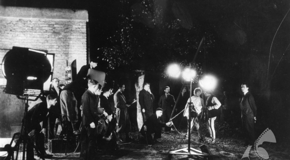  Realizacja filmu Adama Krzeptowskiego "Zamarłe echo" z 1934 roku.  