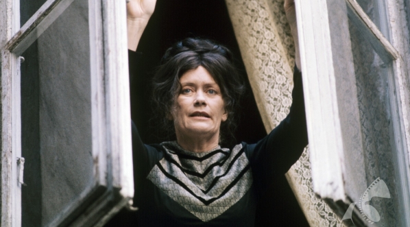  Alina Janowska w filmie Ryszarda bera "Lalka" z 1977 roku.  
