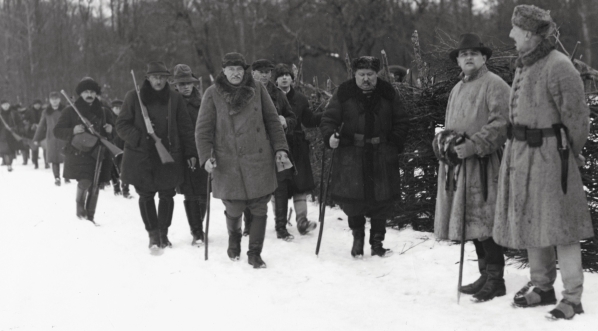 Polowanie z udziałem prezydenta RP Ignacego Mościckiego w ordynacji księcia Karola Mikołaja Radziwiłła w styczniu 1931 roku.  