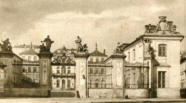  "Warszawa, Ministerstwo Spraw Zagranicznych Warsaw, the Foreign Office"  na fotografii  Stefana Plater-Zyberka.  