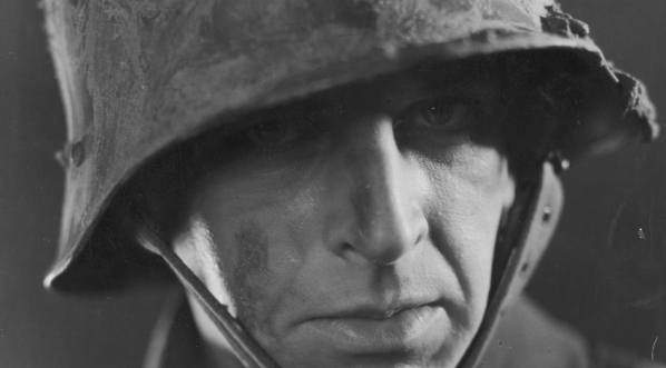  Zbigniew Staniewicz jako Zbig w jednej ze scen filmu „Dzikie pola”.  (2)  