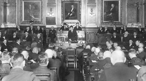  Zjazd pracowników samorządowych województwa poznańskiego w sali Rady Miejskiej m.Poznania.  