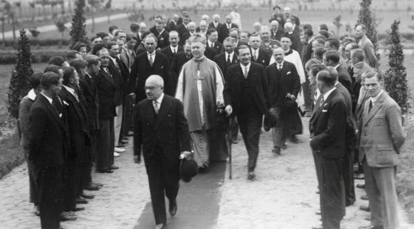  Uroczystość poświęcenia nowego gmachu Sanatorium "Staszycówka" dla Płucno-Chorych Okręgowego Związku Kas Chorych w Ludwikowie 27.05.1932 r.  