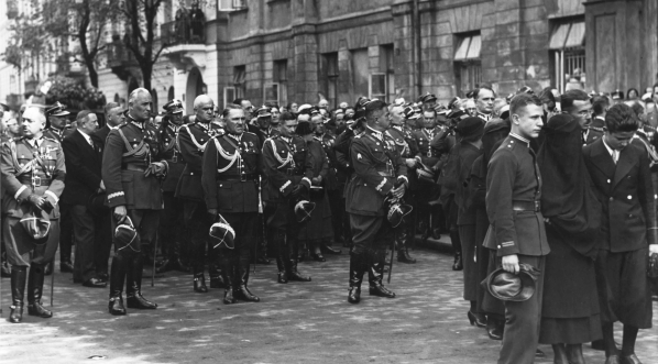  Pogrzeb gen. bryg. Juliana Stachiewicza w Warszawie we wrześniu 1934 roku.  