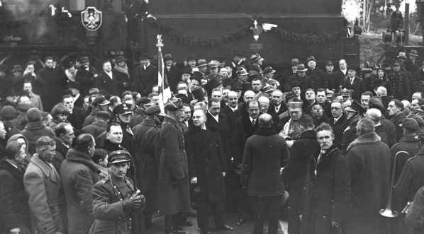  Uroczystość otwarcia linii kolejowej Radom-Warszawa na stacji w Bartodziejach 25.11.1934 r.  