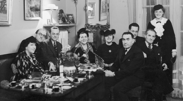  Uczestnicy przyjęcia wydanego przez reżysera Ryszarda Ordyńskiego w Warszawie w styczniu 1937 r. .  