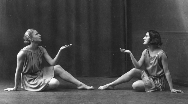  Uczennice Szkoły Tańca E. Willman-Puaczowej w Krakowie w 1930 r.  