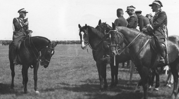  Uroczystości Święta Żołnierza w Lidzie z okazji rocznicy Bitwy Warszawskiej 1920 roku zwanej "cudem nad Wisłą" 15.08.1935 r.  