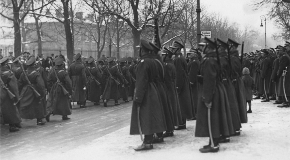  Defilada z okazji święta 1 Pułku Szwoleżerów w Warszawie w dniach 10-11.12.1932 r.  