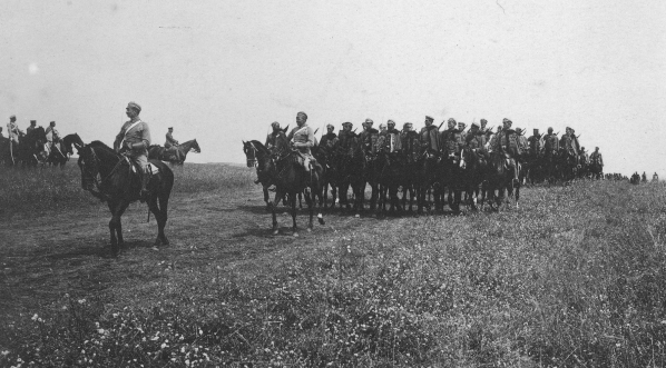  Defilada całości Legionów Polskich przed generałem Friedrichem von Bernhardim w Czeremosznie 15.07.1916 r.  (2)  