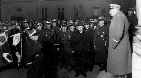  Delegacje wojskowe z hołdem u marszałka Polski Józefa Piłsudskiego w rocznicę zwycięstwa nad Armią Czerwoną, listopad 1930 r.  