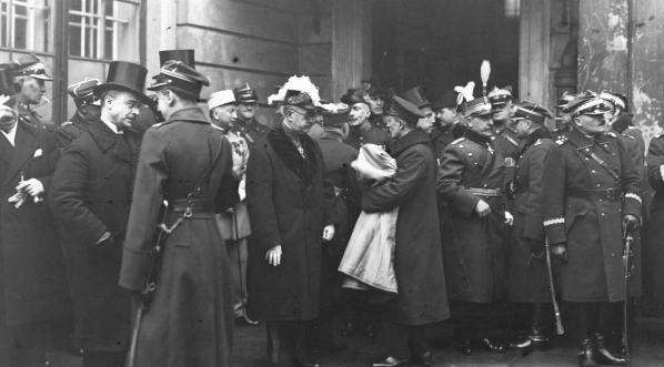  Nabożeństwo żałobne ku czci marszałka Ferdynanda Focha w Warszawie w 1929 roku.  