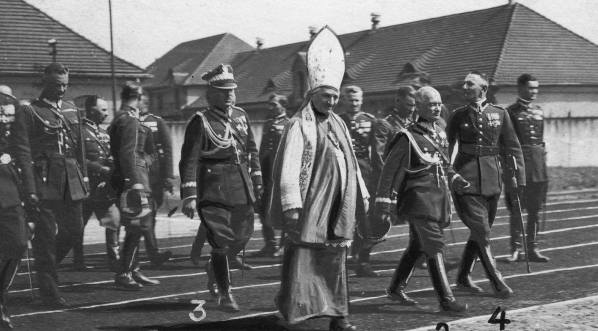  Promocja podchorążych w Szkole Podchorążych Artylerii w Toruniu 15.08.1929 r.  