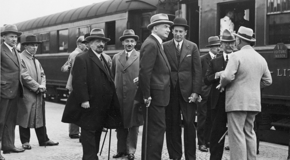 Wyjazd delegacji polskiej na sesję Ligi Narodów 27.08.1930 r.  