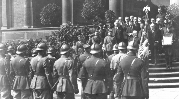  Wręczenie odznaki 55 pułku piechoty miastu Poznań w 1924 roku.  